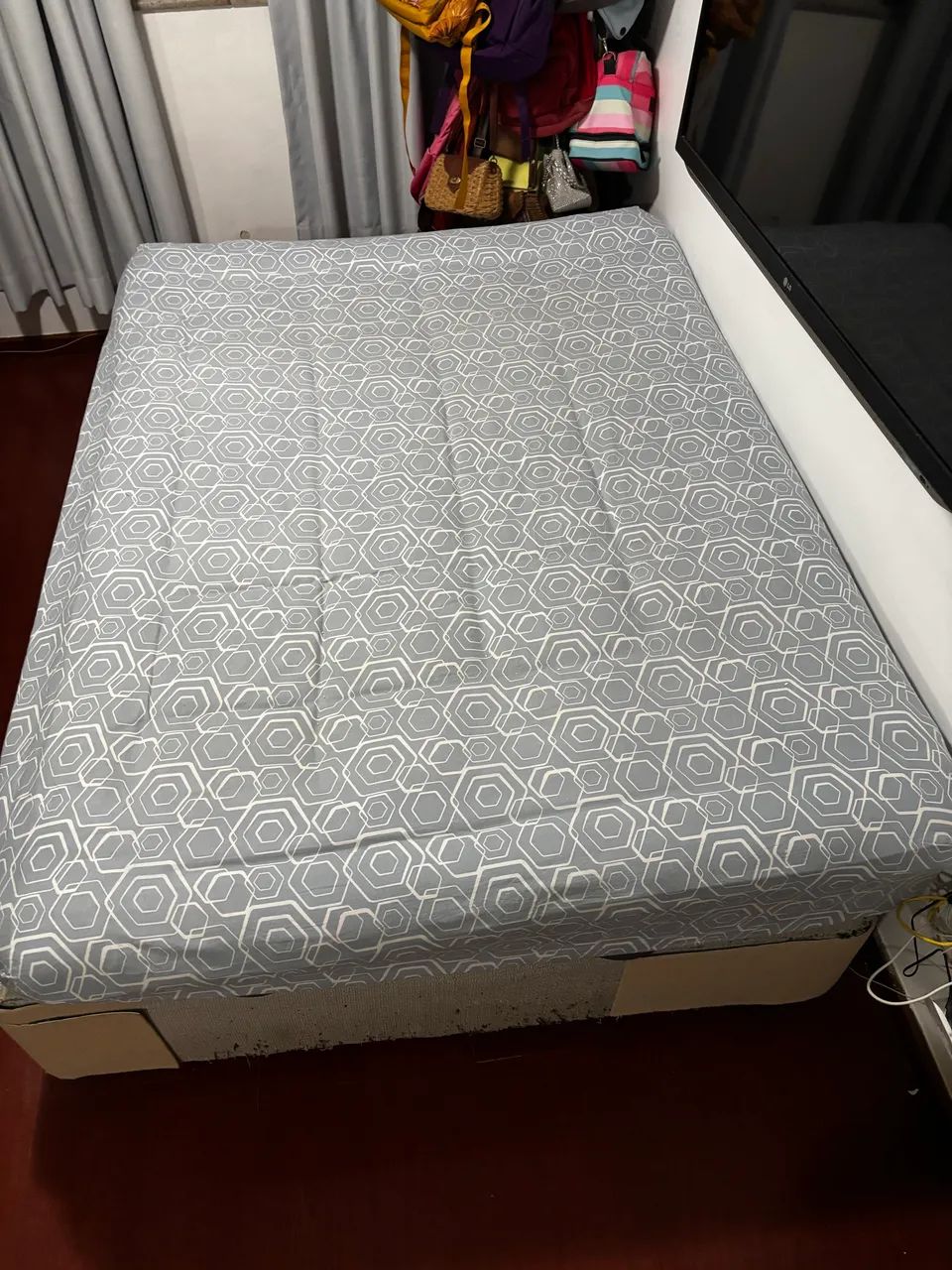 Cama box  Euro casal com baú 