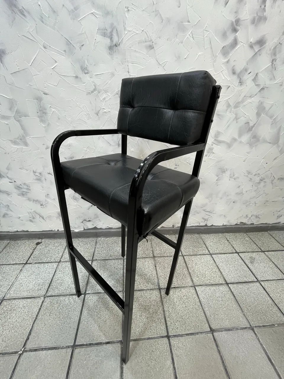 Vendo cadeira infantil para barbearia  - Foto 2