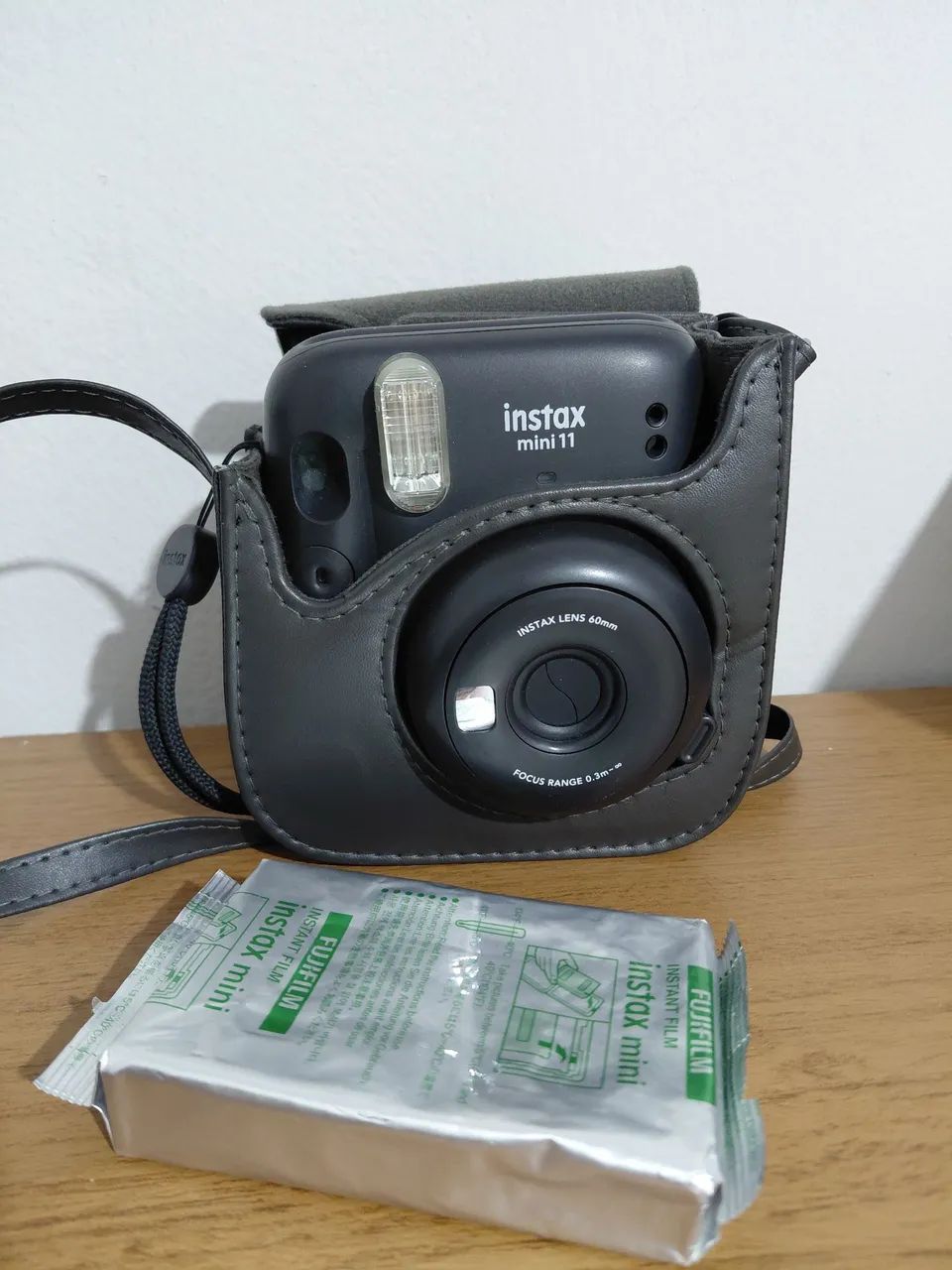 Câmera Instax mini 11 (Polaroid)