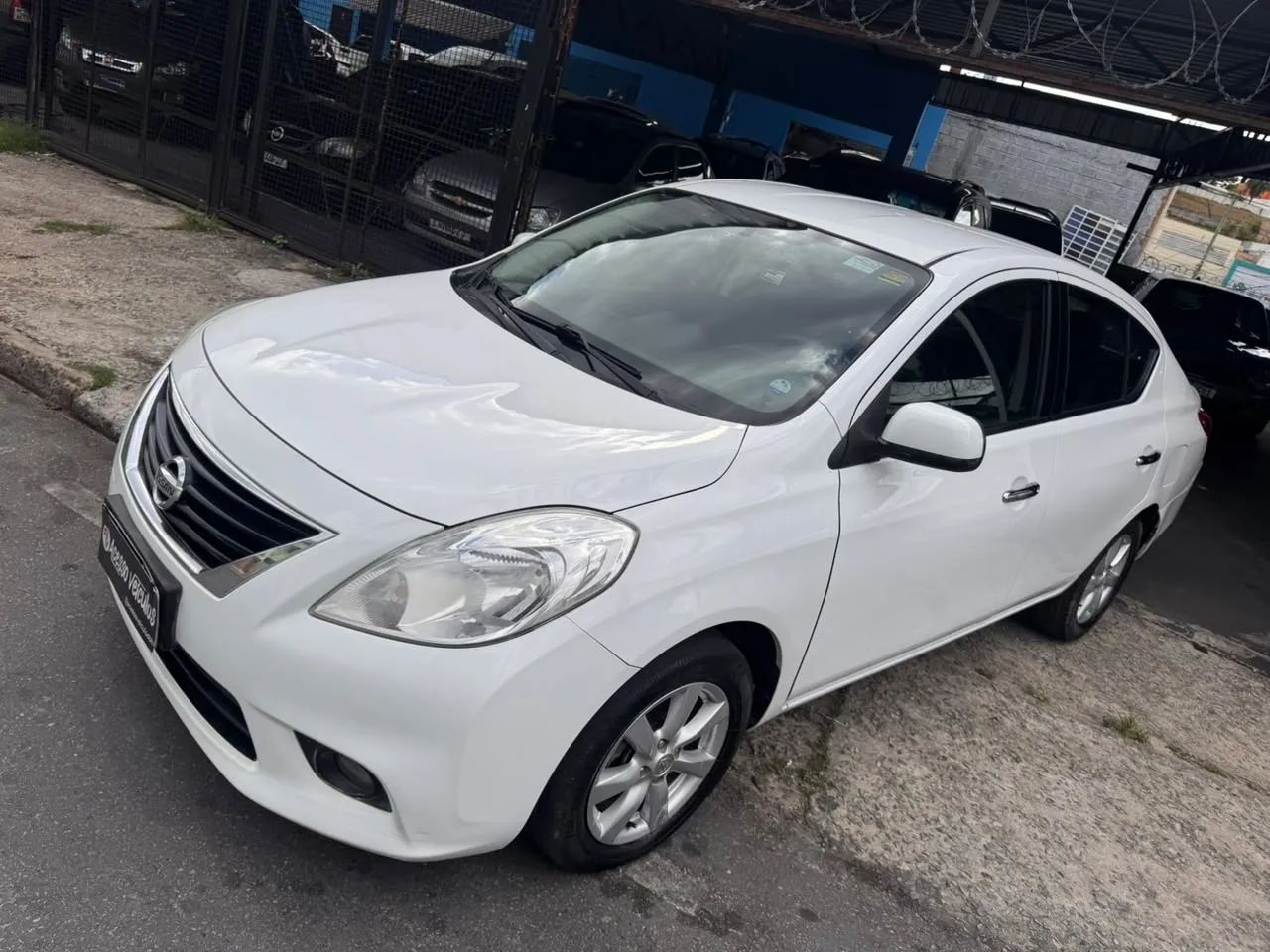 Nissan Versa 1.6 16V FLEX SL 4P MANUAL 2014