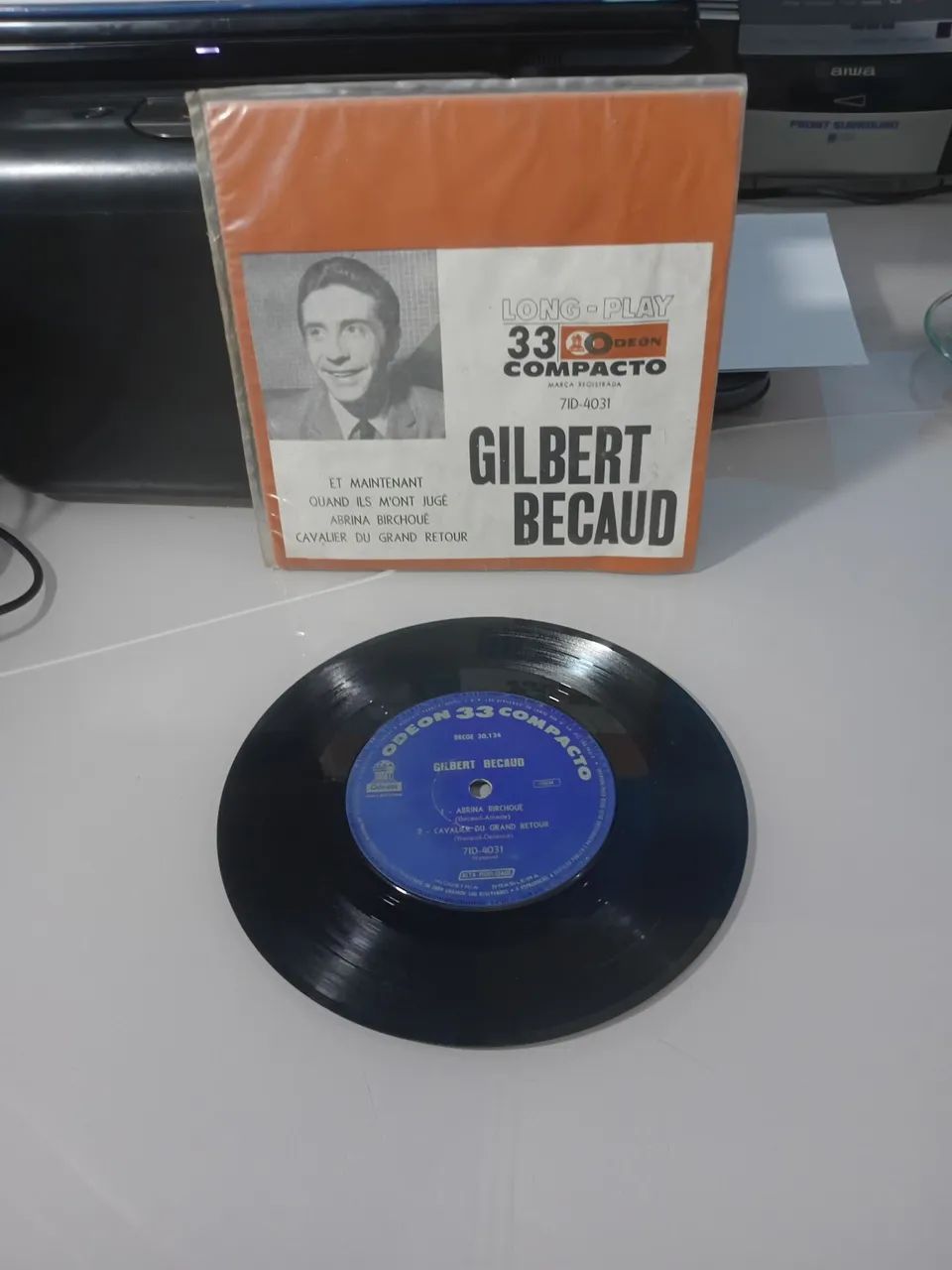 VINIL Gilbert Becaud  - Foto 2