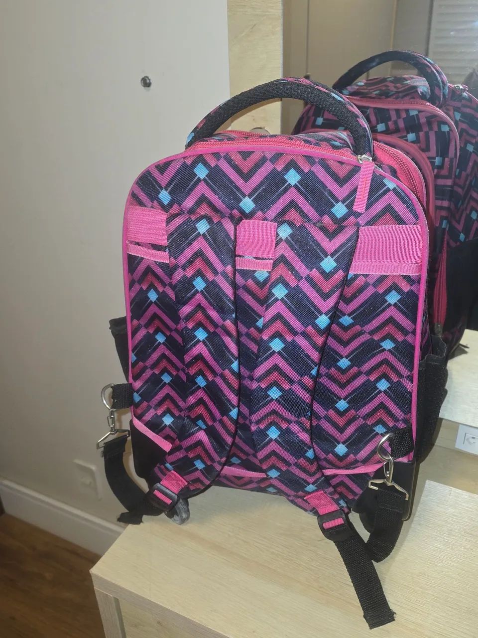 Mochila da Sestini 4 rodas e com alça - Foto 3