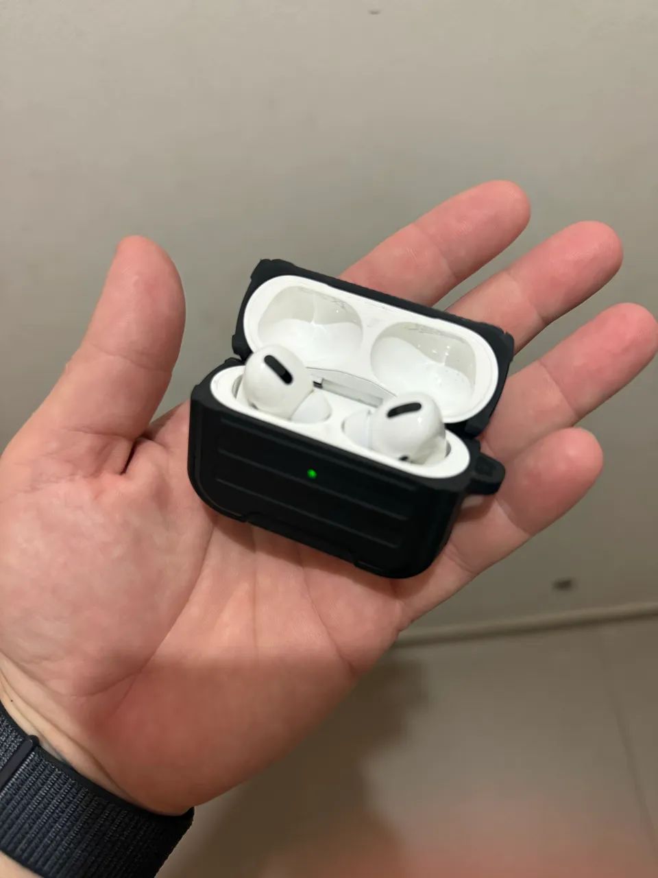 AirPods Pro impecável com case premium de brinde - Foto 2