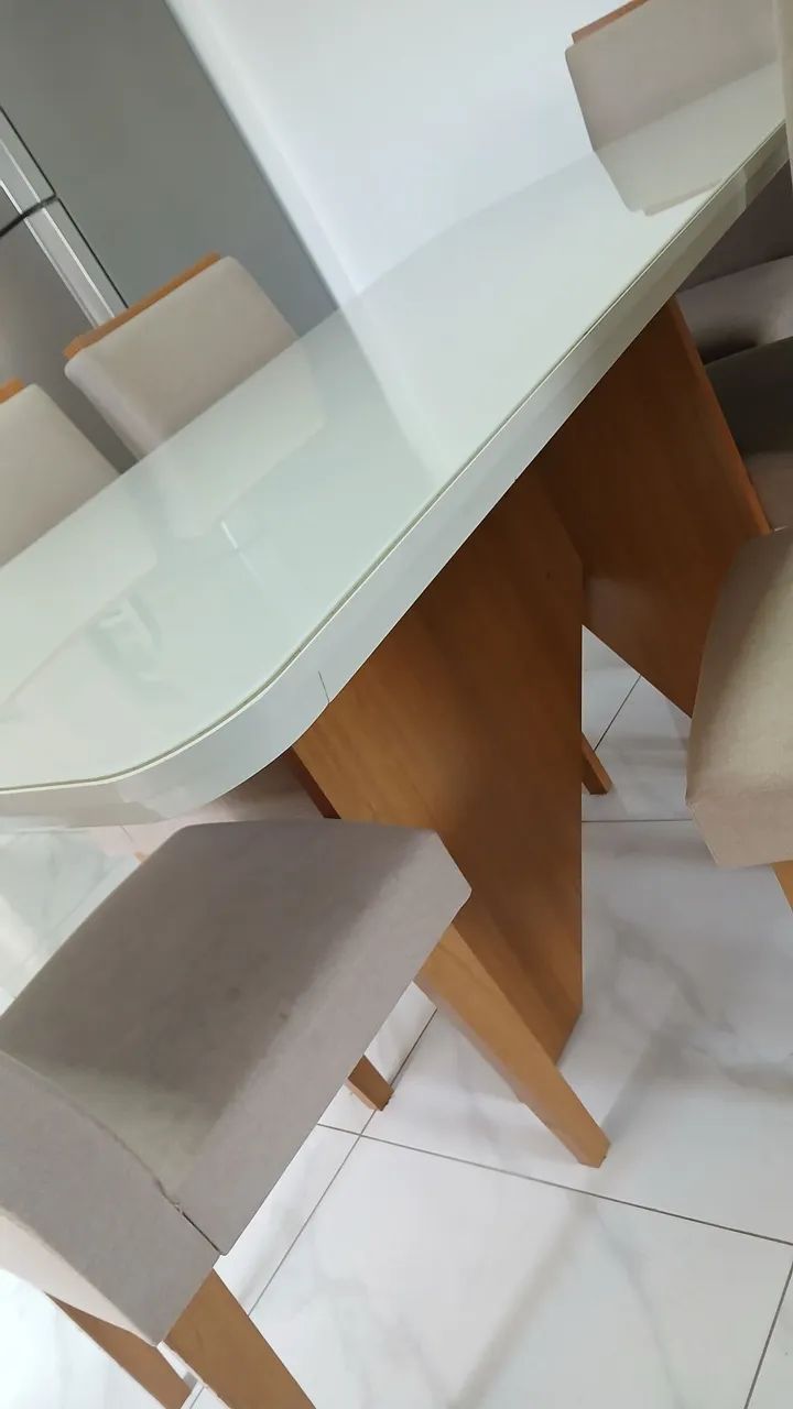 Mesa laqueada com 6 cadeiras - Foto 2