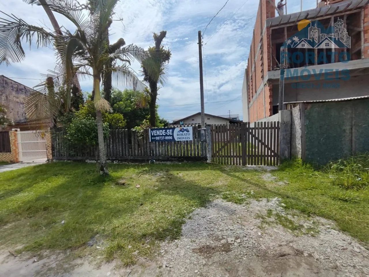 Casa Com Saída para Duas Ruas - Matinhos, PR - Foto 2