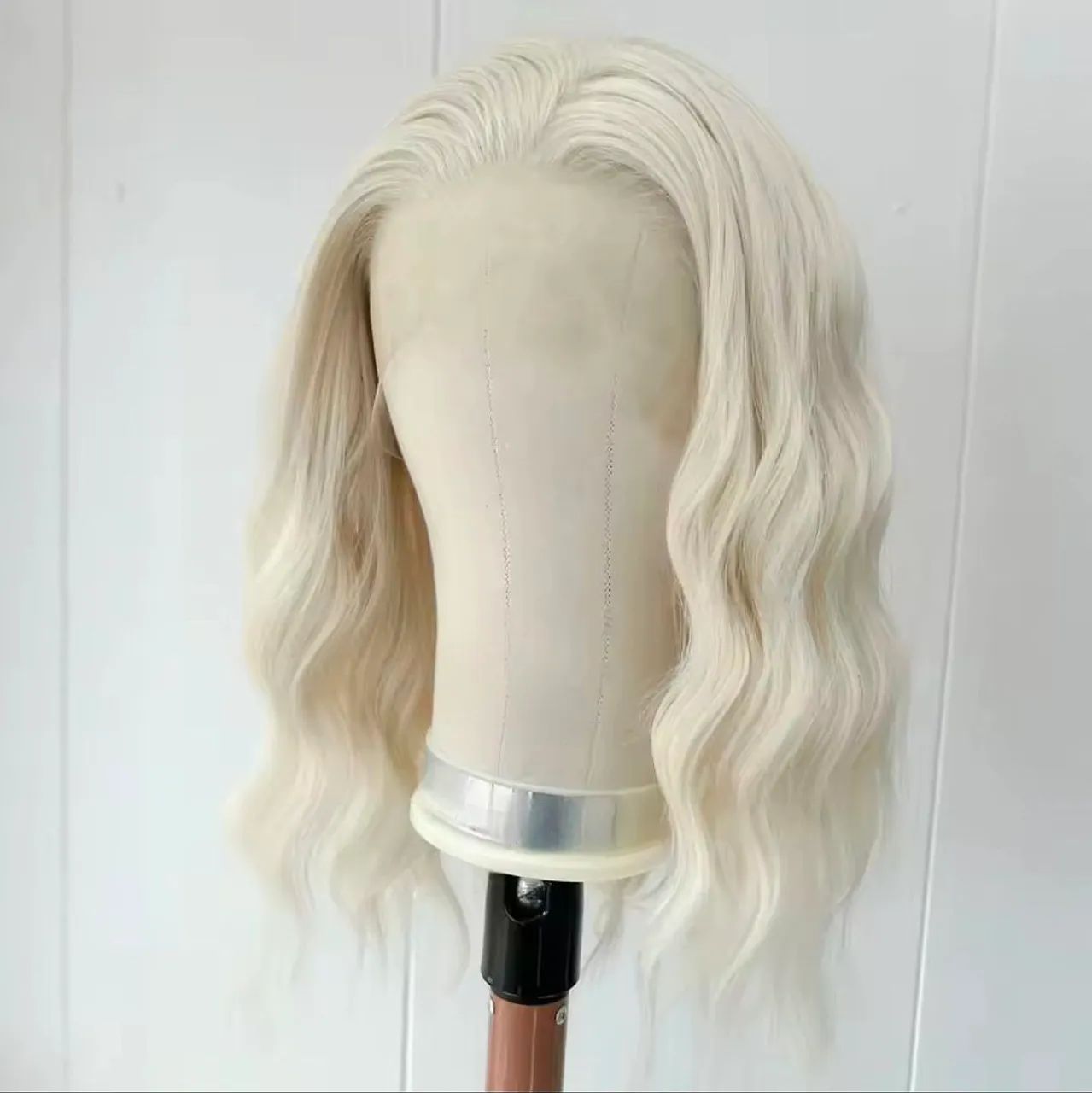 Peruca Front Lace 13x4, loiro branco ondulada NOVA - Foto 3