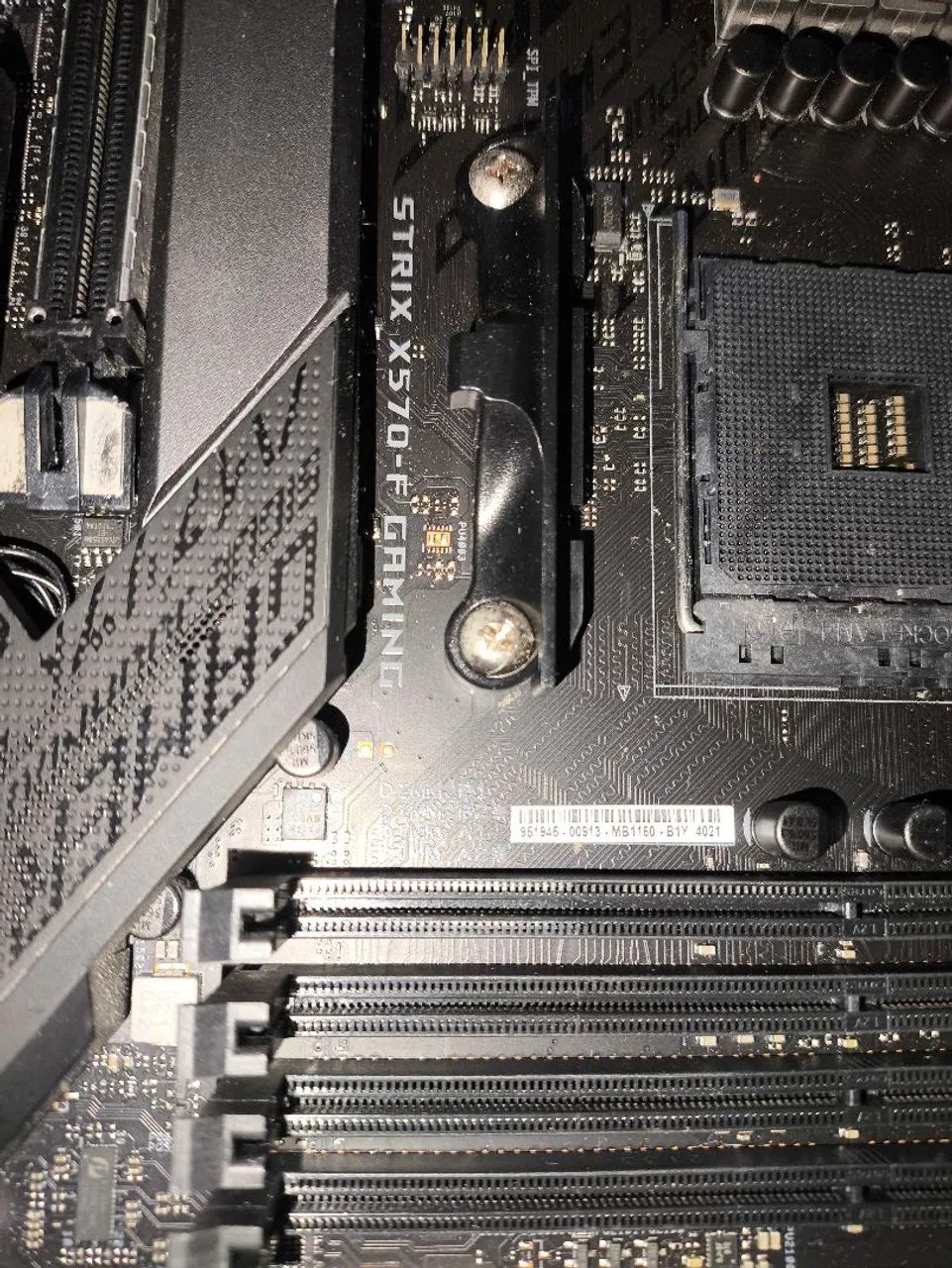 Placa mãe X570 Rog Strix - Foto 2