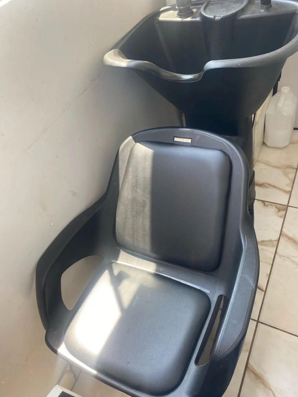 Lavatório de salão bem conservado  - Foto 2