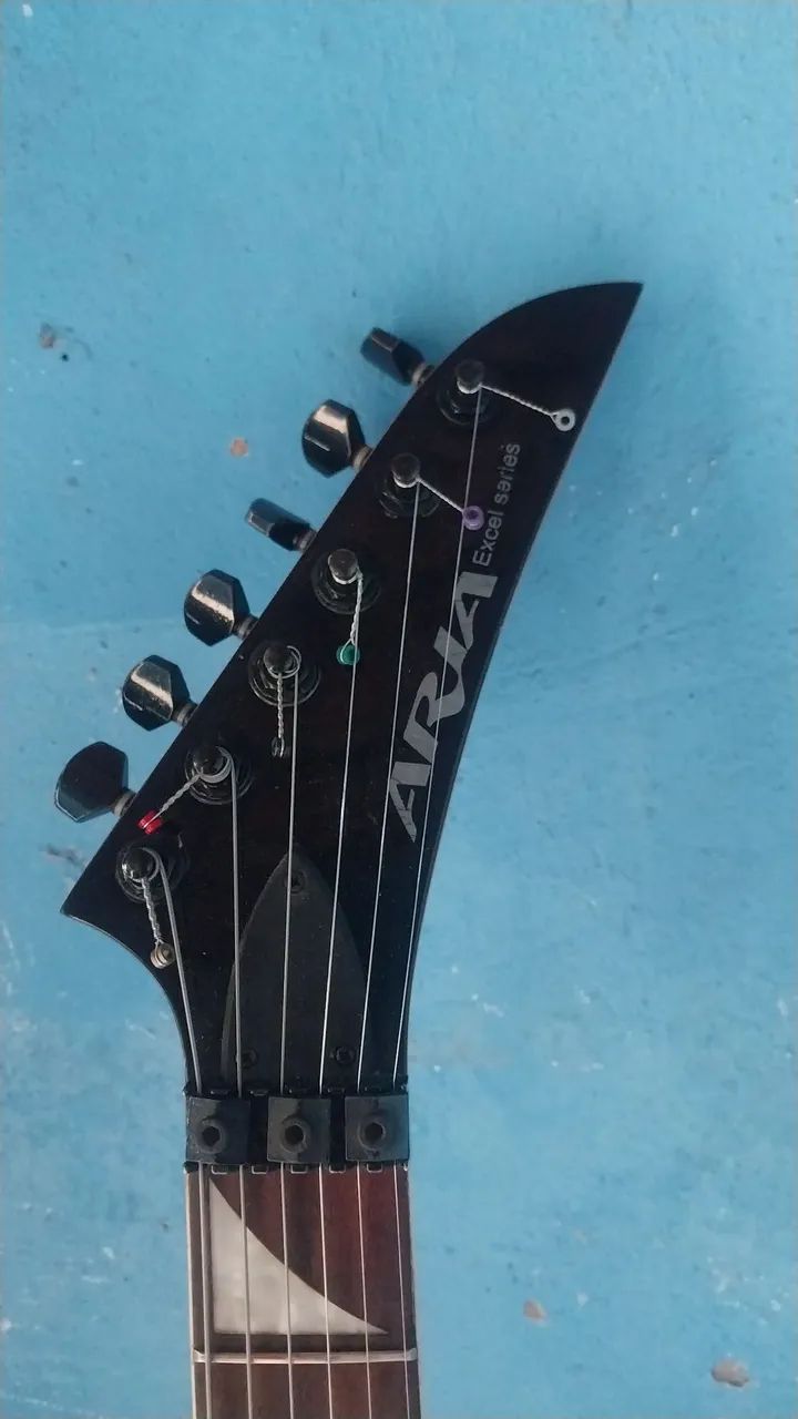 Guitarra Aria Pro