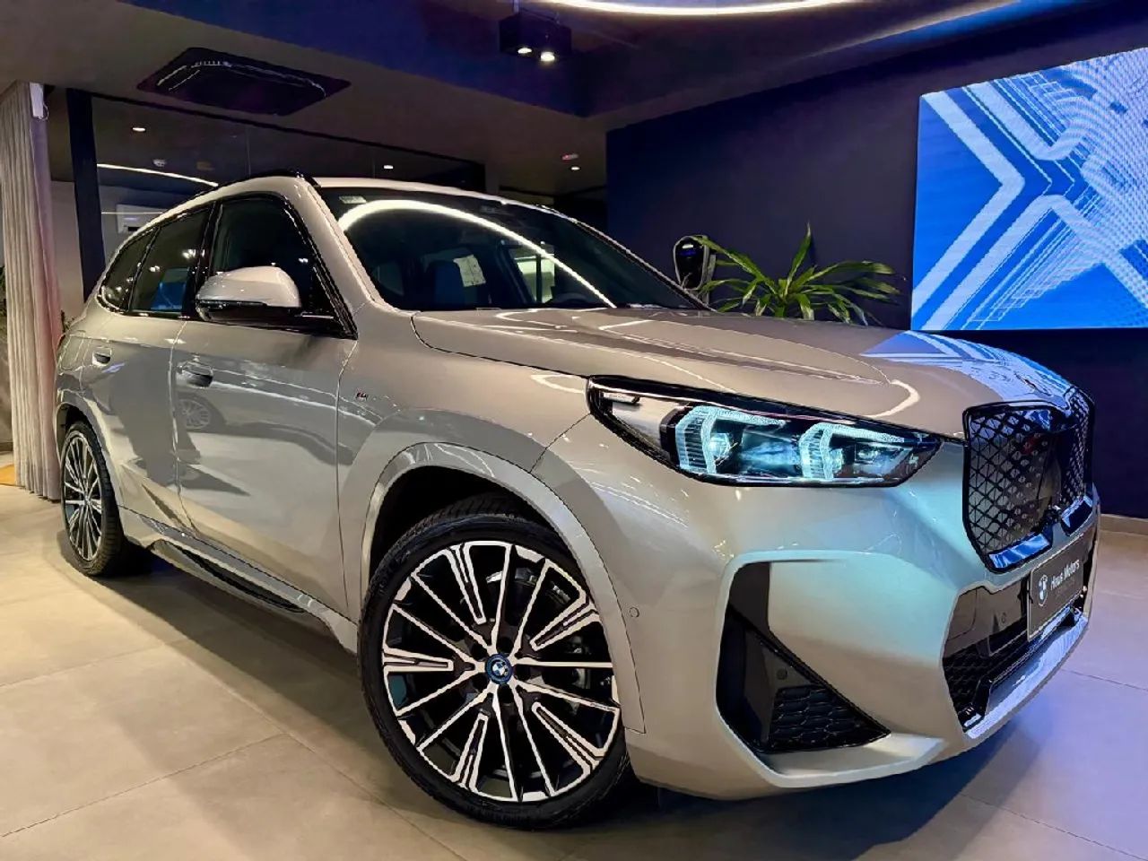 BMW Ix1 iX 1 xDrive 30 M Sport (Elétrico) 2026