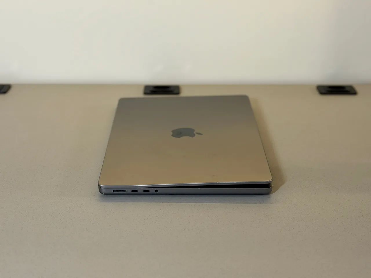MACBOOK PRO 14 POLEGADAS M2 MAX 32GB 1TB SSD - USADO - Notebooks