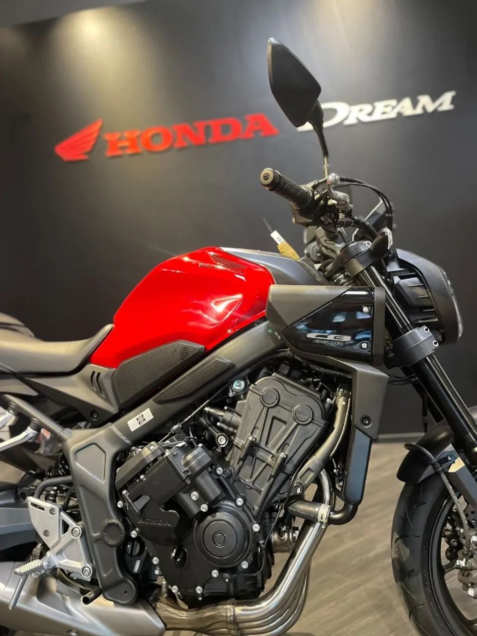 Honda CB 650R E-CLUTCH 2026 - Foto 3