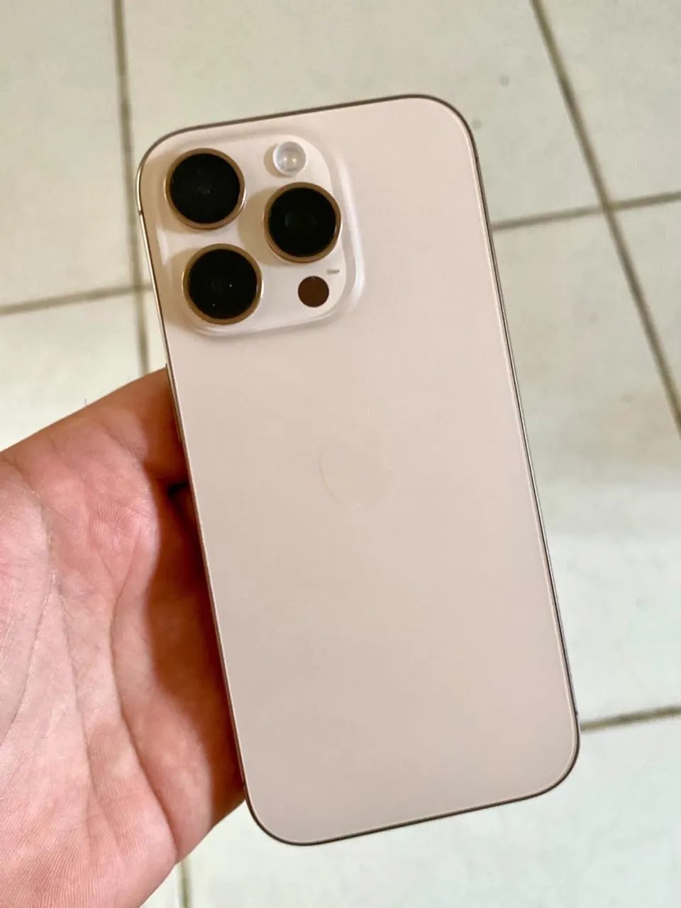 iPhone 16 PRO - Foto 2