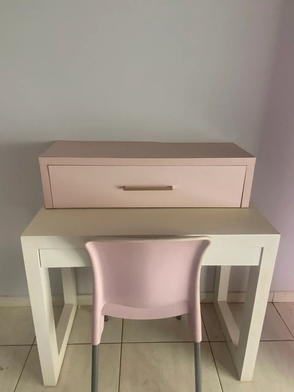 Escrivaninha + gaveteiro + cadeira rosa - Foto 4