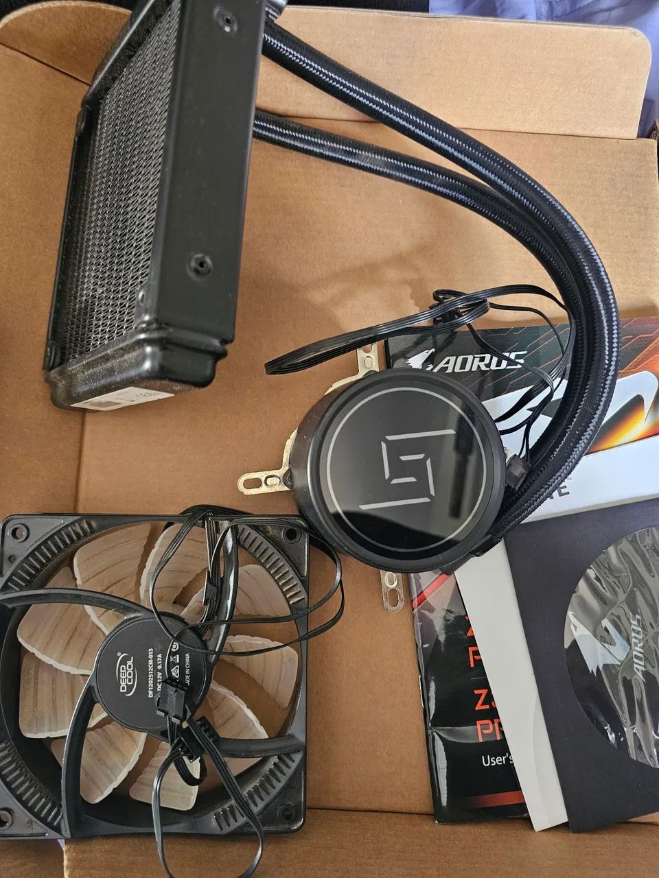 Placa mãe Z390 AORUS PRO WIFI e e processador i5-9400F - Foto 4