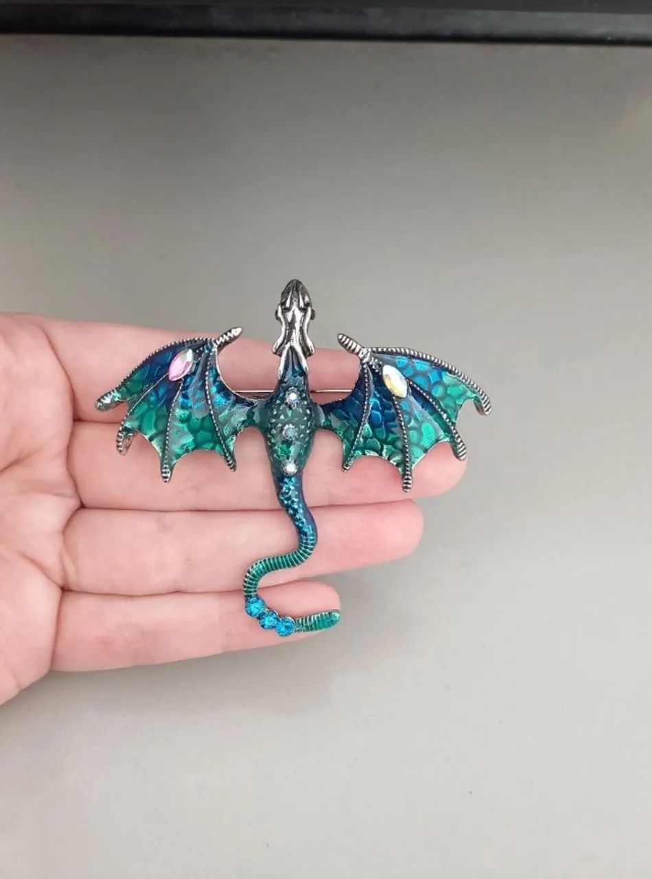 Broche de Dragão Asas Azul e Verde (novo) - Foto 2