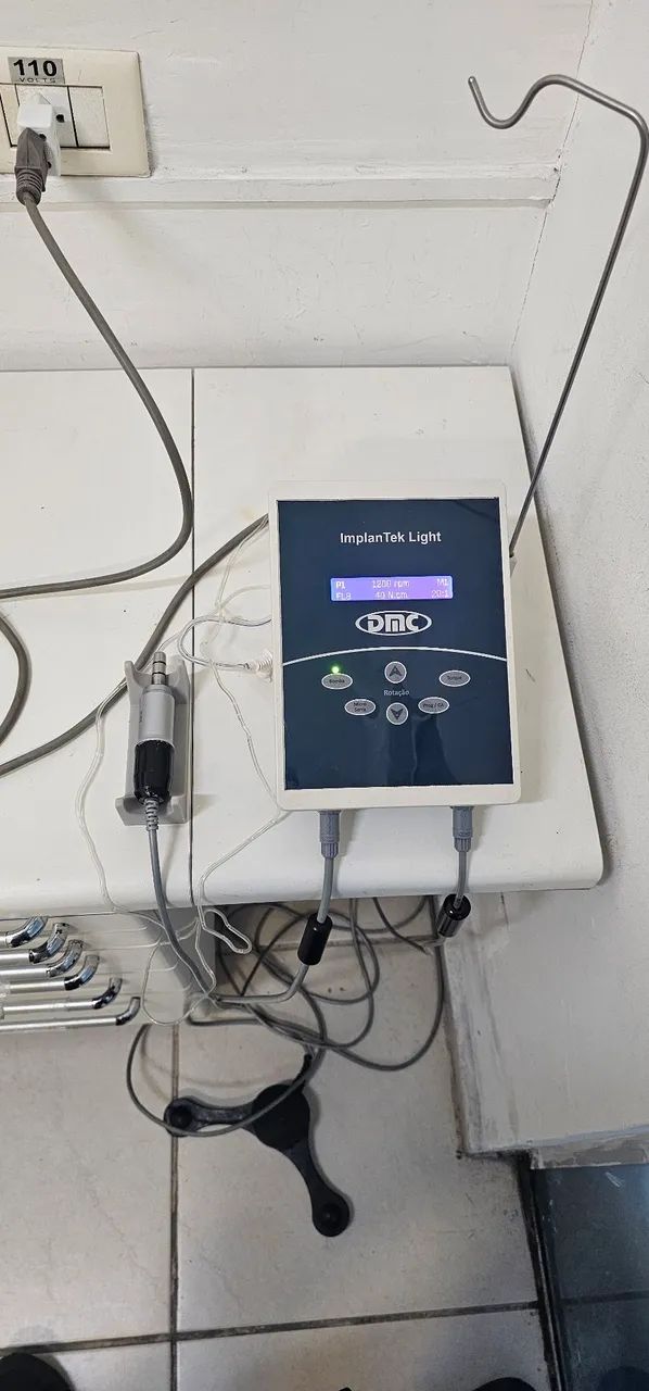Motor para implante odontológico