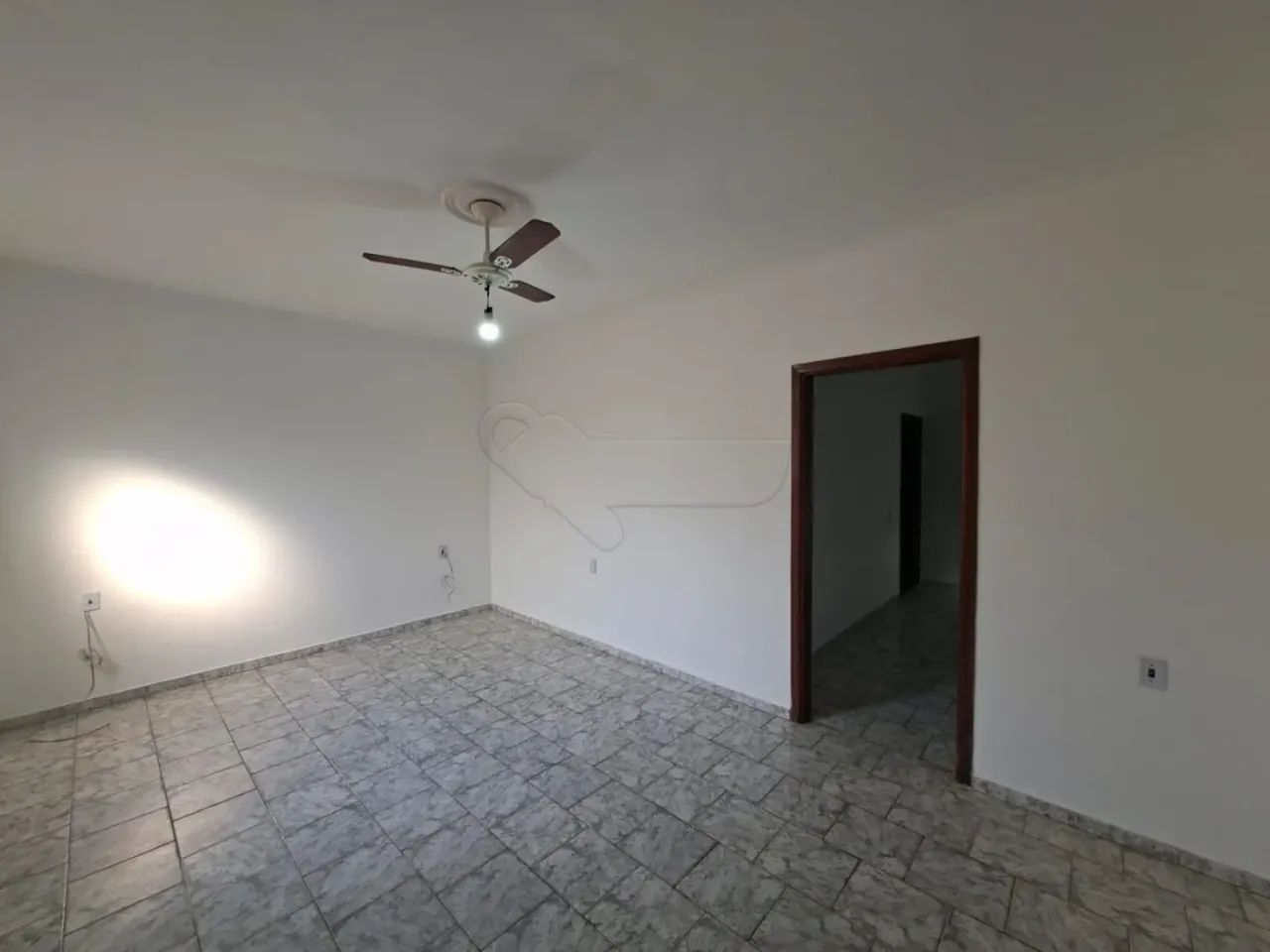 Casa residencial com 03 quartos no Jardim São Francisco. - Foto 5