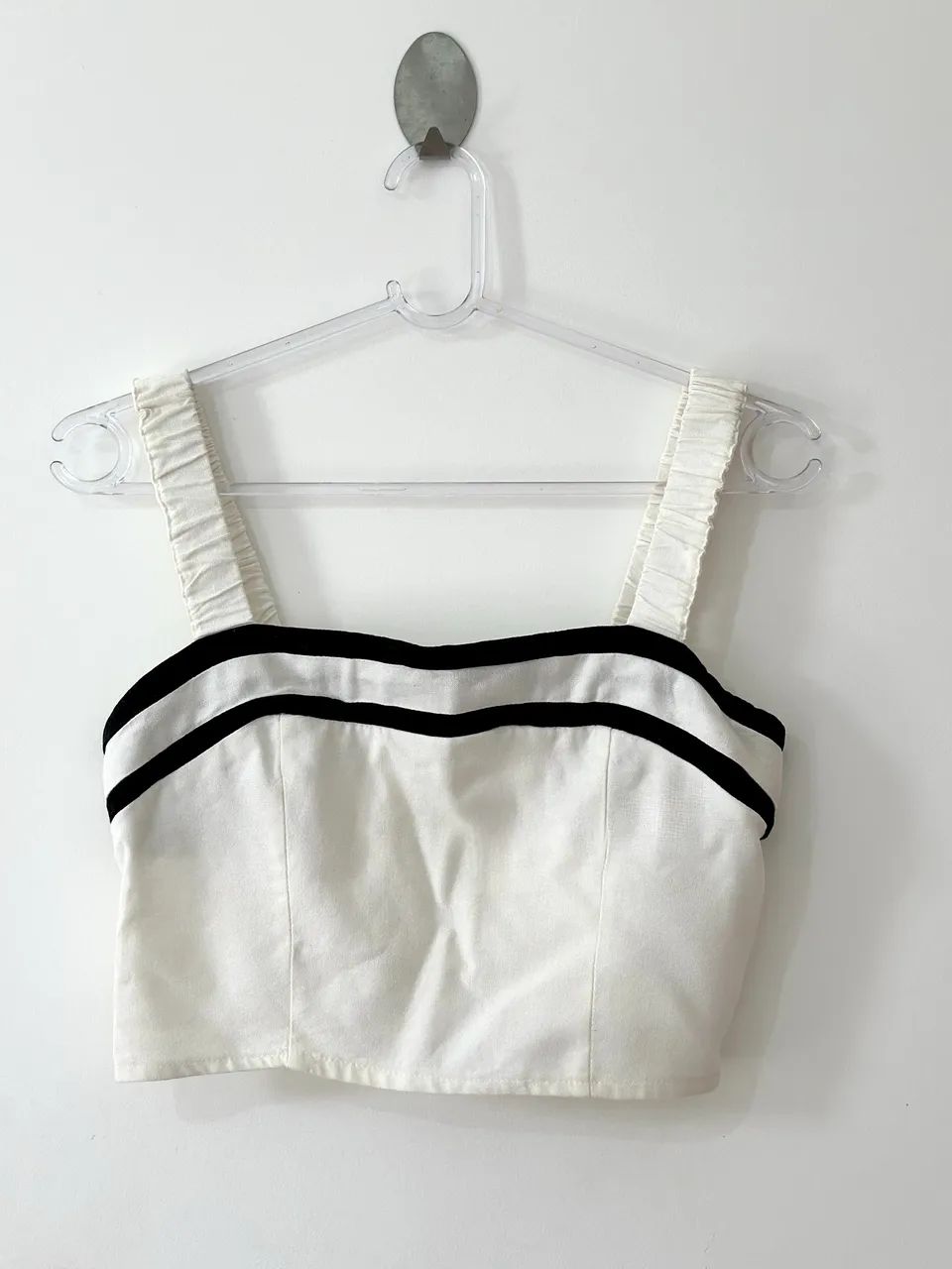 Cropped branco e preto - Foto 4