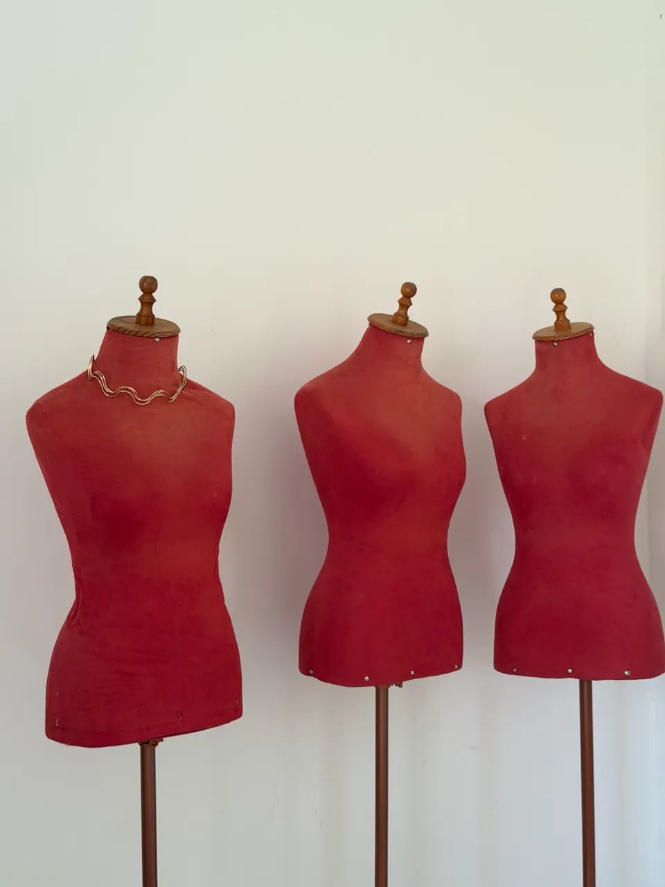 Vendo 4 manequins por 200 reais - Foto 3