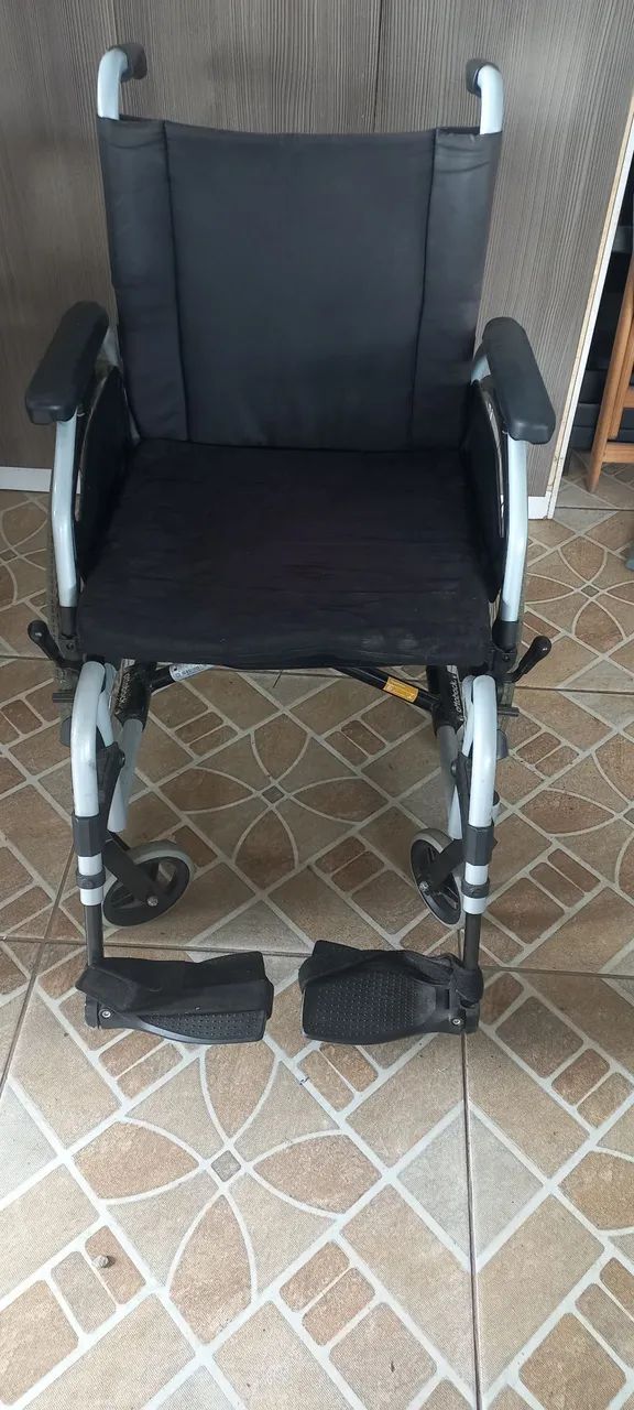 Cadeira de rodas ottobock usada