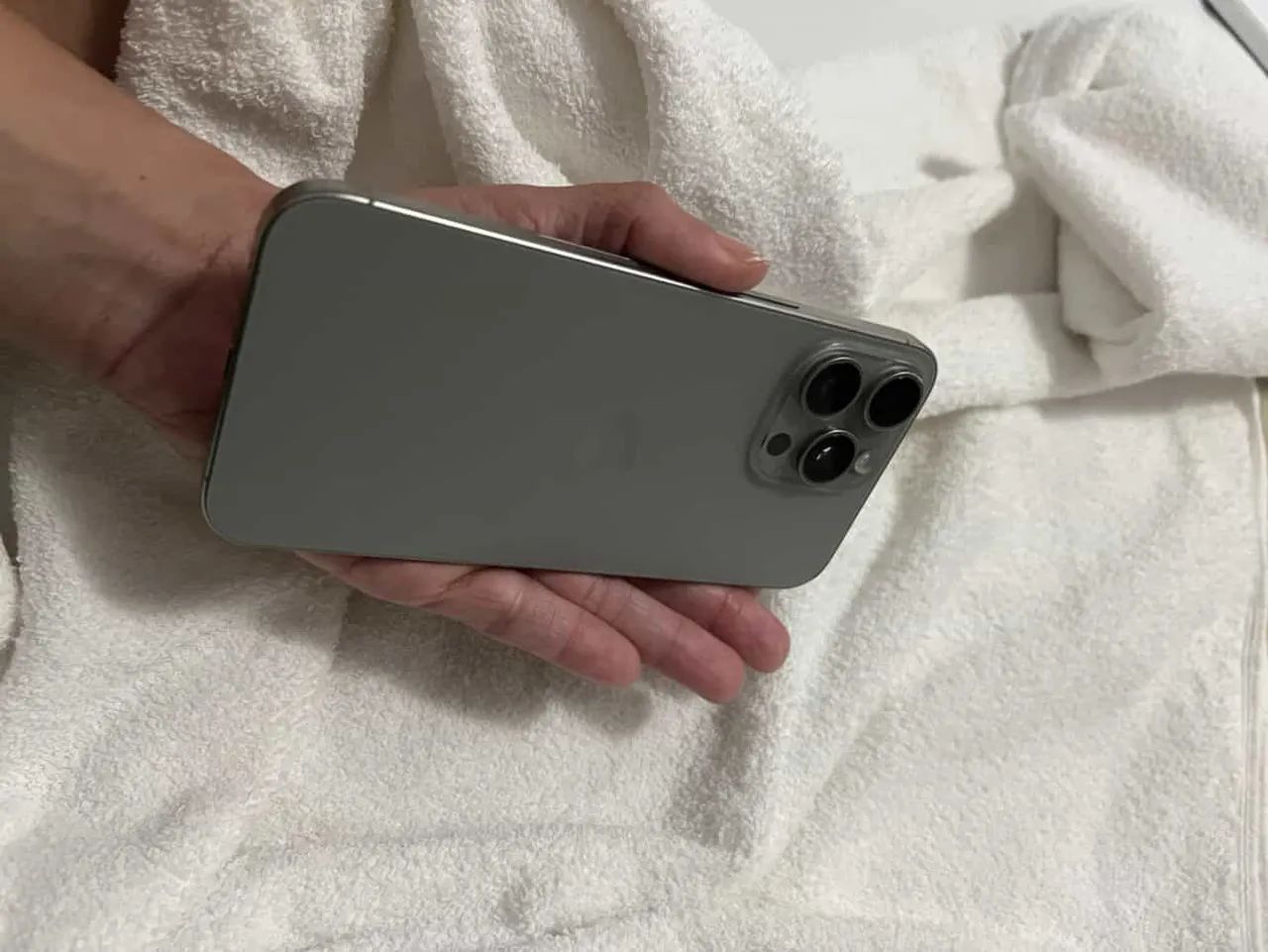 Celular iPhone 15 pro Max 250g - Foto 2