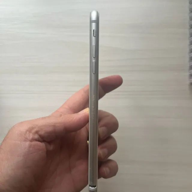 Iphone 8 Plus de 256GB - com capa nova e cabo de carregamento
