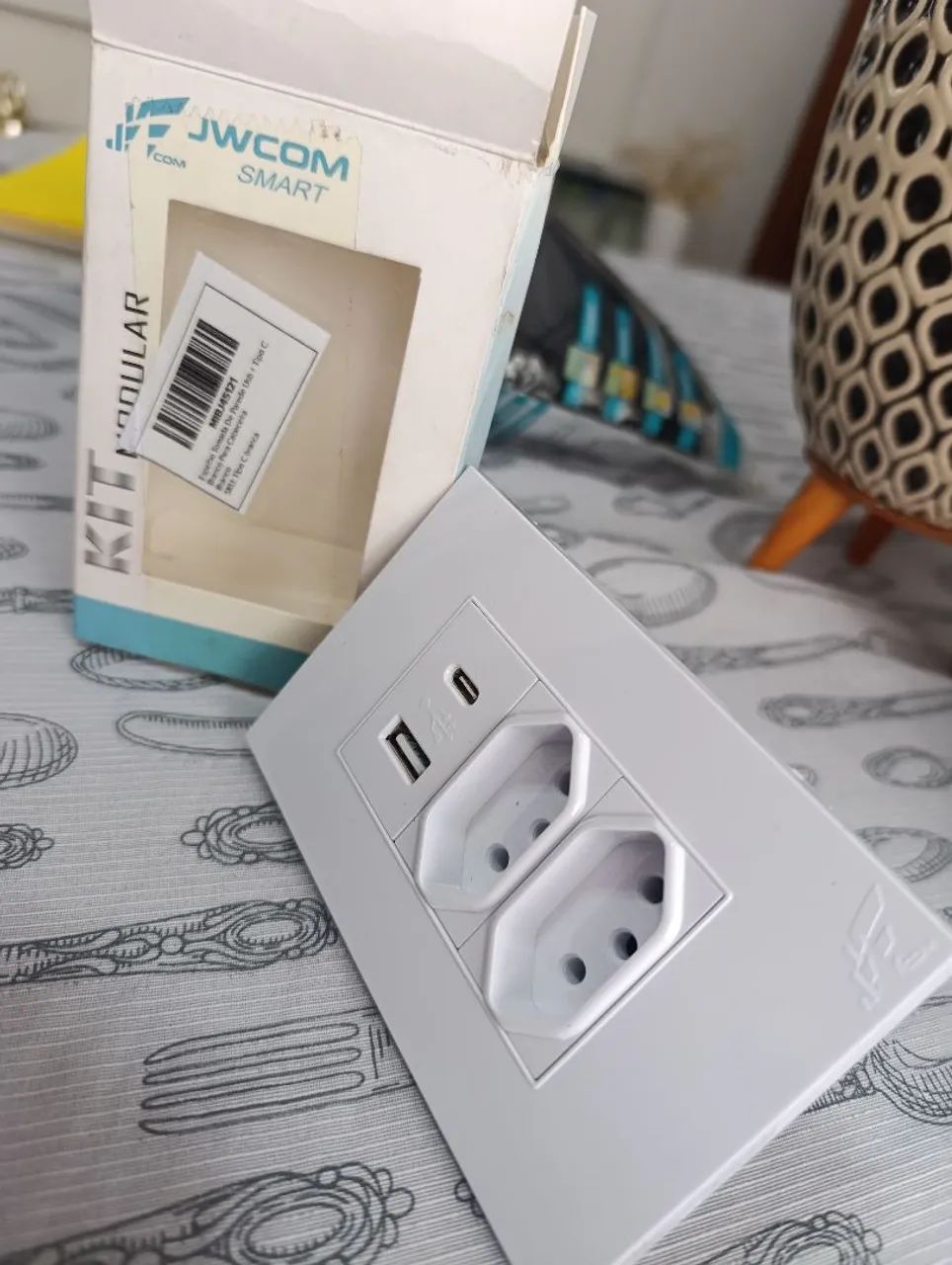 PROMOÇÃO Tomada multiuso parede com USB e tpc NOVA - Foto 4
