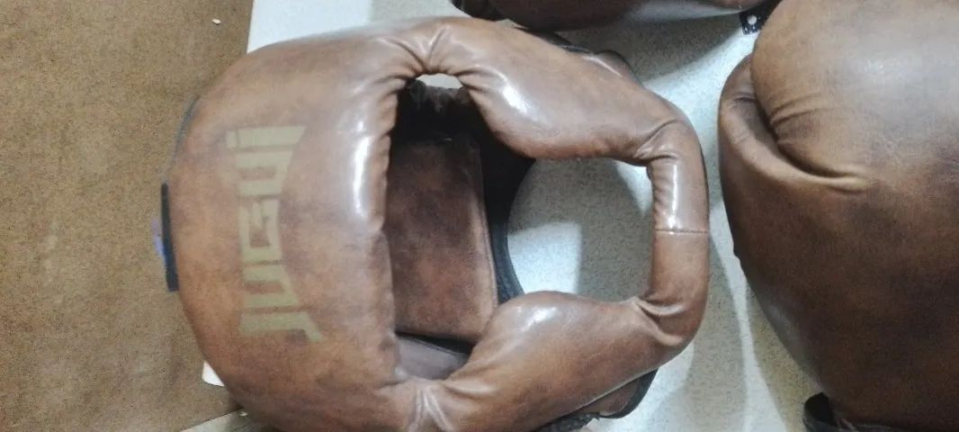Luva de boxe e capacete - Foto 2