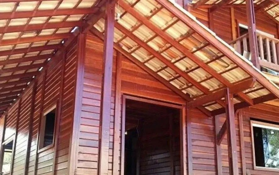 Casas de madeira deck e pergolados. - Foto 2