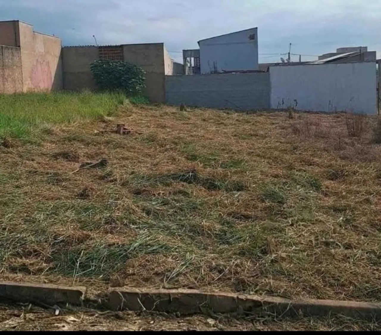 Vendo ou troco por carro  - Foto 2