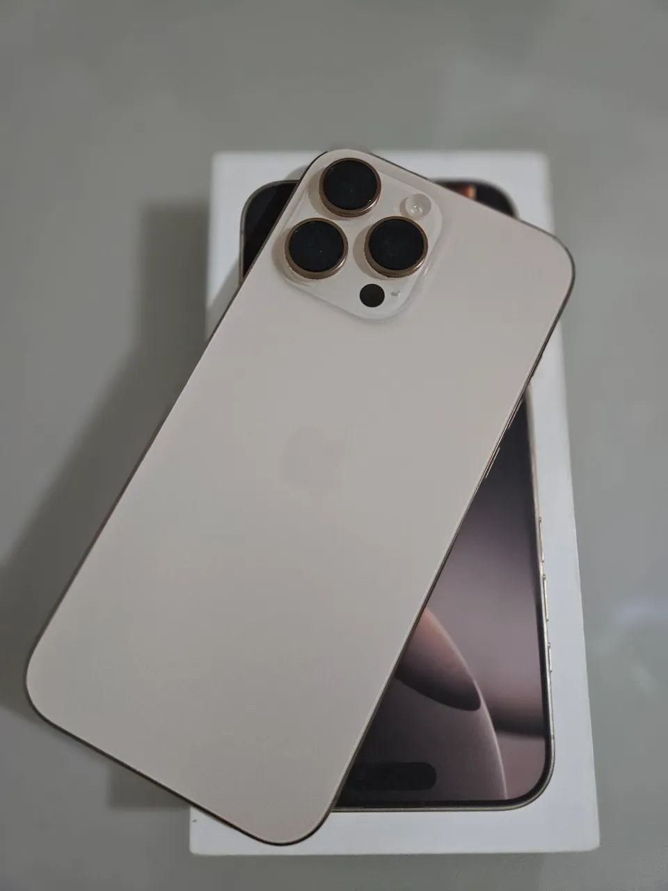 IPhone 16 Pro Max 256 - Foto 3