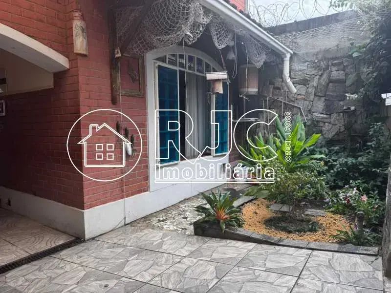 Imóvel para venda possui 63 metros quadrados com 5 quartos