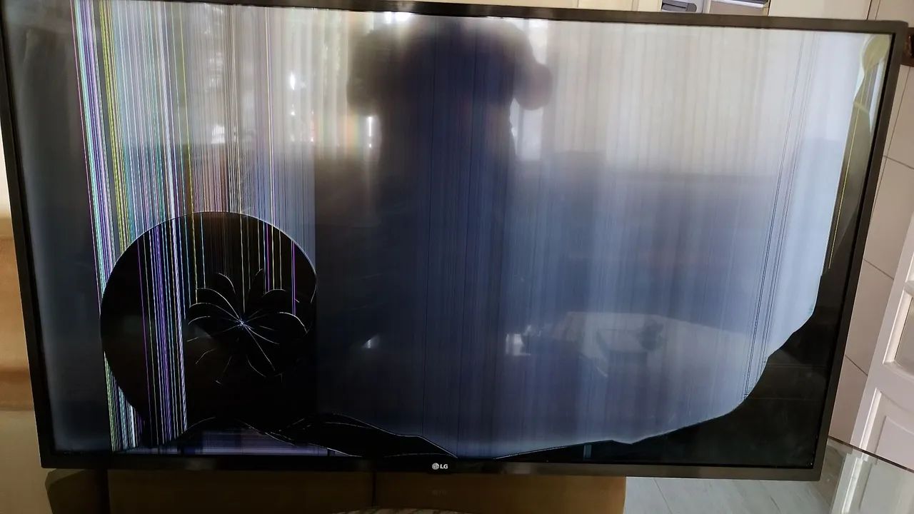 Tv LG 43 polegadas display quebrado 