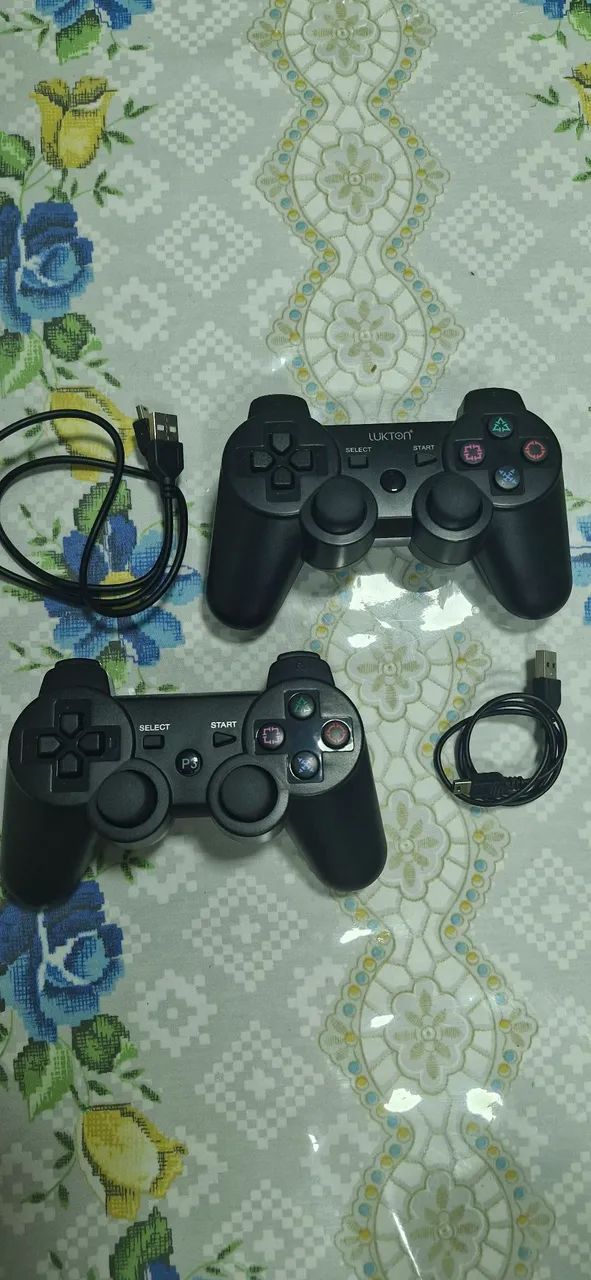 Vendo 2 controles de ps3 funcionando 