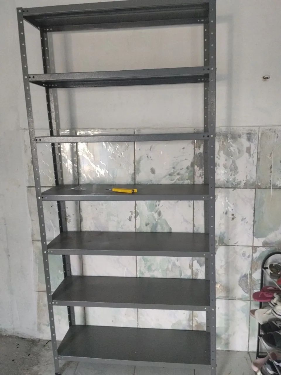 Prateleiras de ferro