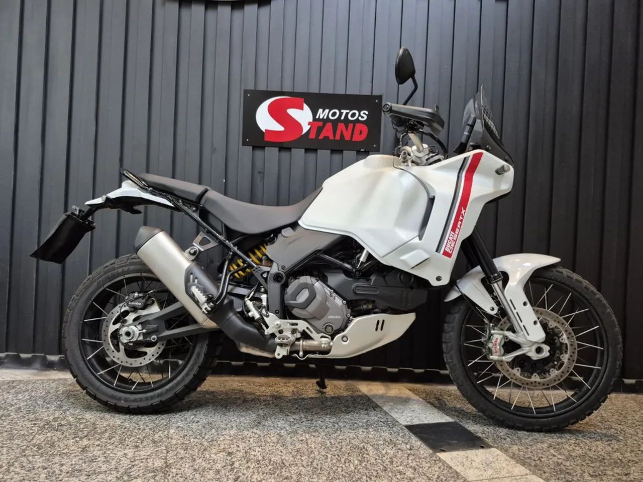 Ducati DESERT X - Foto 2