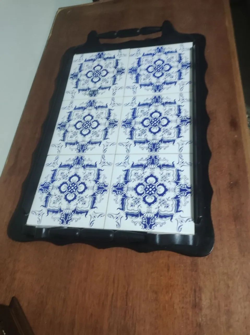 Bandeja com azulejos portuguêses vintage 