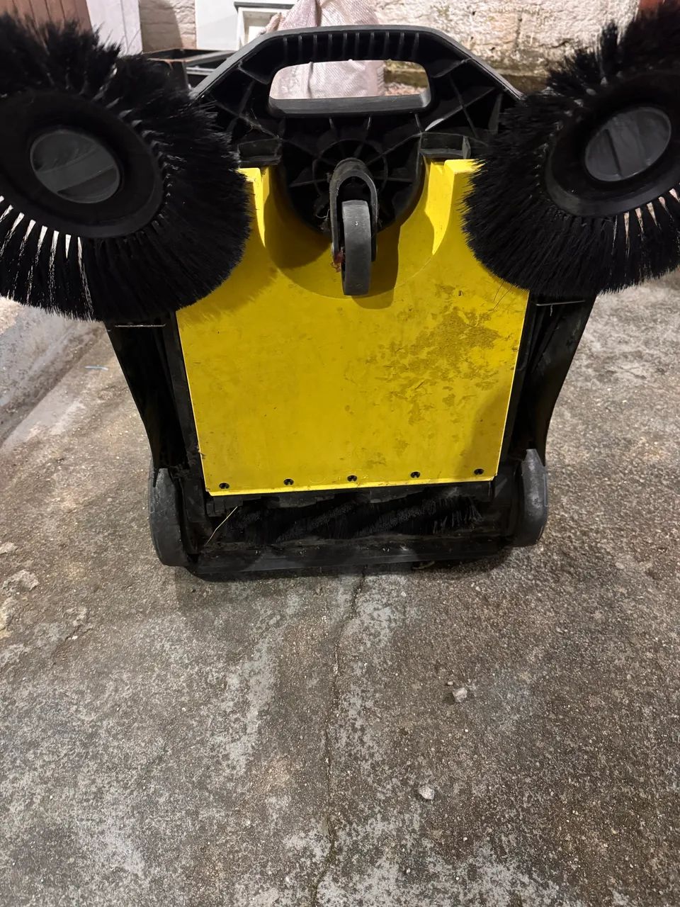 Varredeira De Piso Karcher Manual Com Recolhedor 20l S4 Twin - Foto 4
