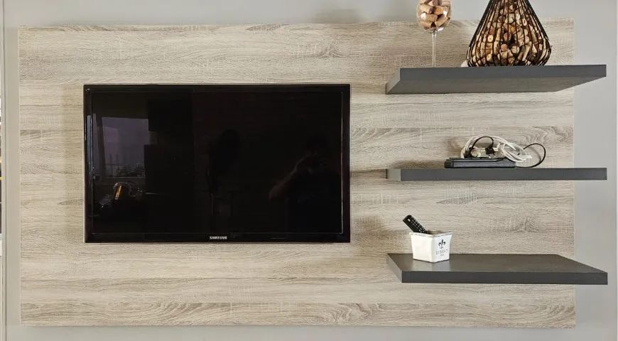 Painel de TV em madeira maciça - Foto 2