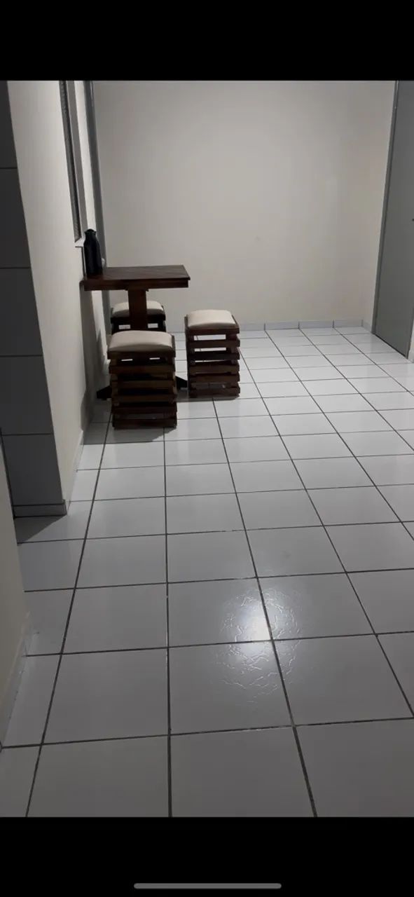 Mesa compacta pra área de churrasco 