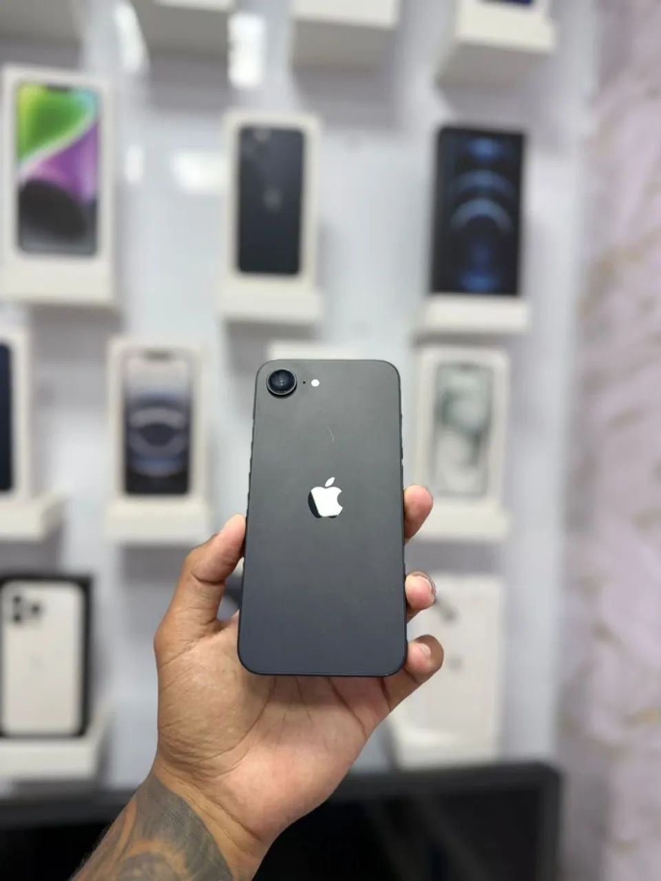 IPHONE 16e 256GB<br>GARANTIA APPLE<br>R$ 3.499,00