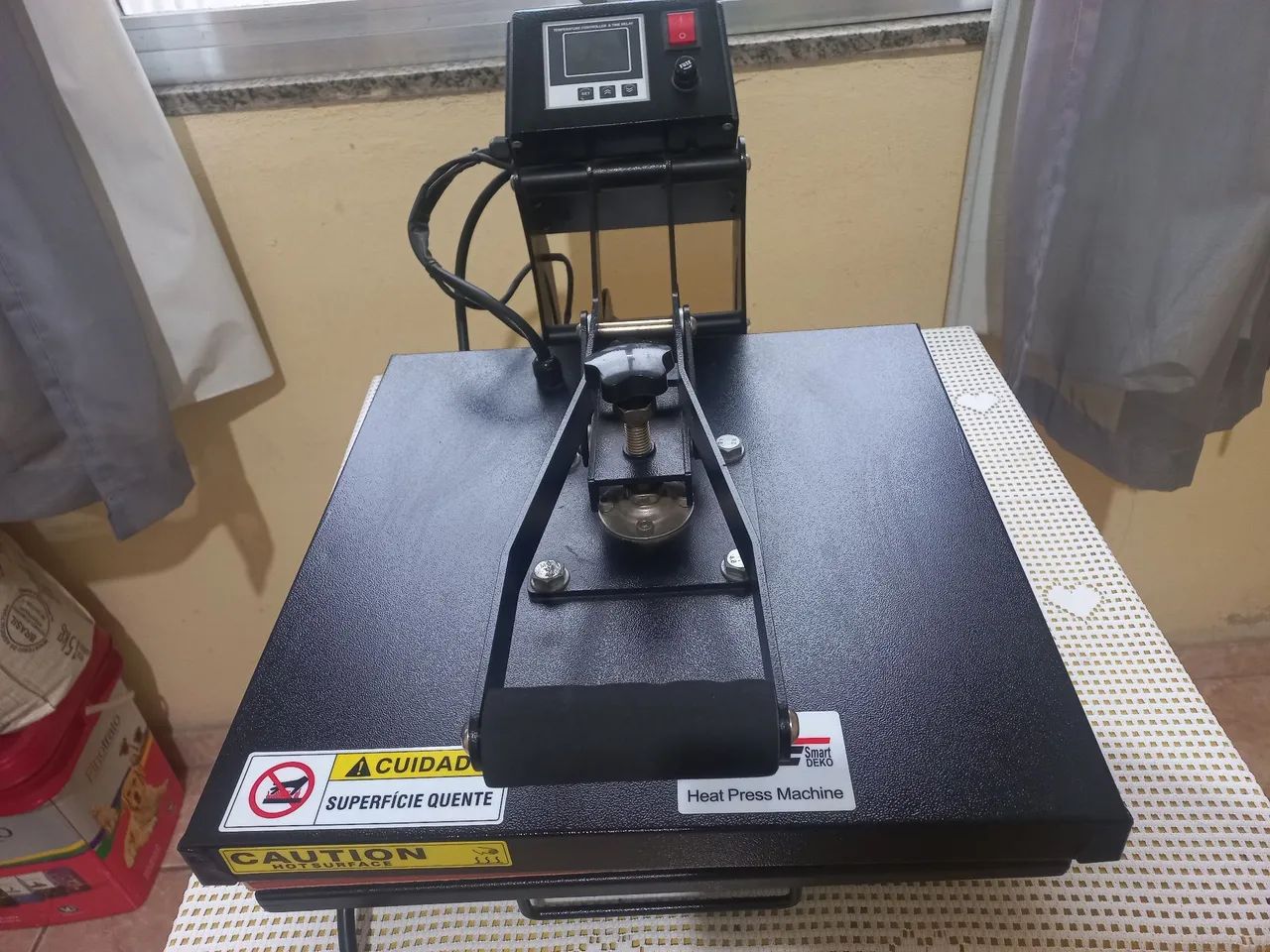 Vendo prensa térmica com base móvel e impressora Epson L1250 com tinta sublimatica. 