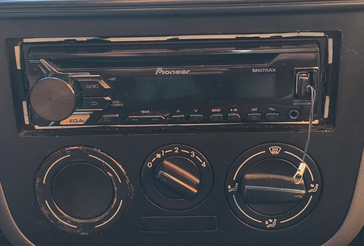 Rádio Pioneer com bluetooth instalado 