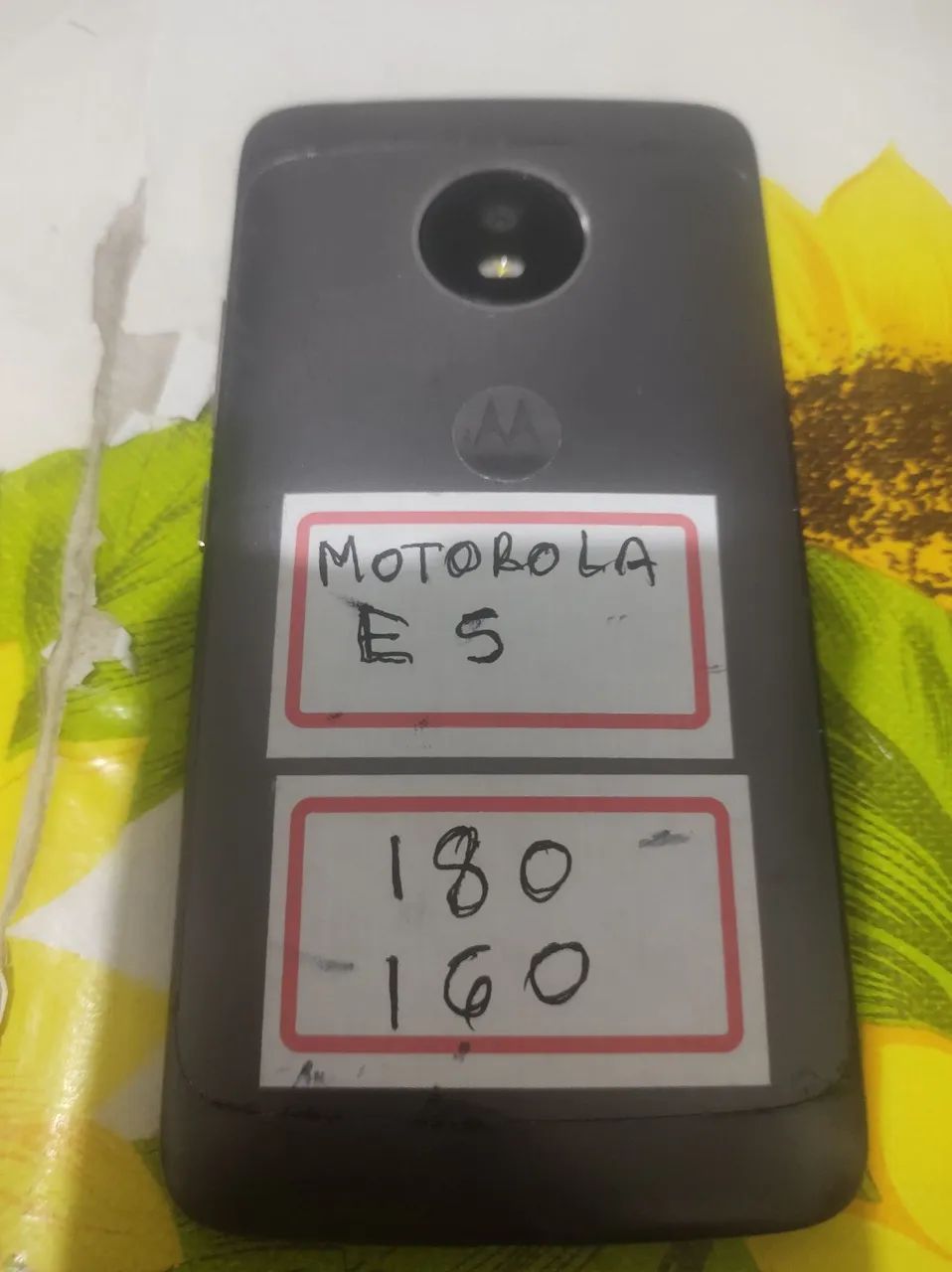 Celular Motorola E5
