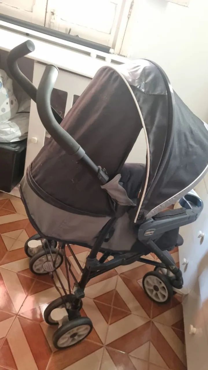 Carrinho de bebê seminovo da marca Chicco. - Foto 3