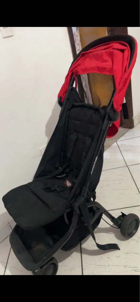 Carrinho de bebê e bebê conforto com o suporte  - Foto 4