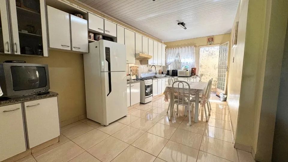 CASA AMPLA E COM EXCELENTE LOCALIZAÇÃO - Foto 4