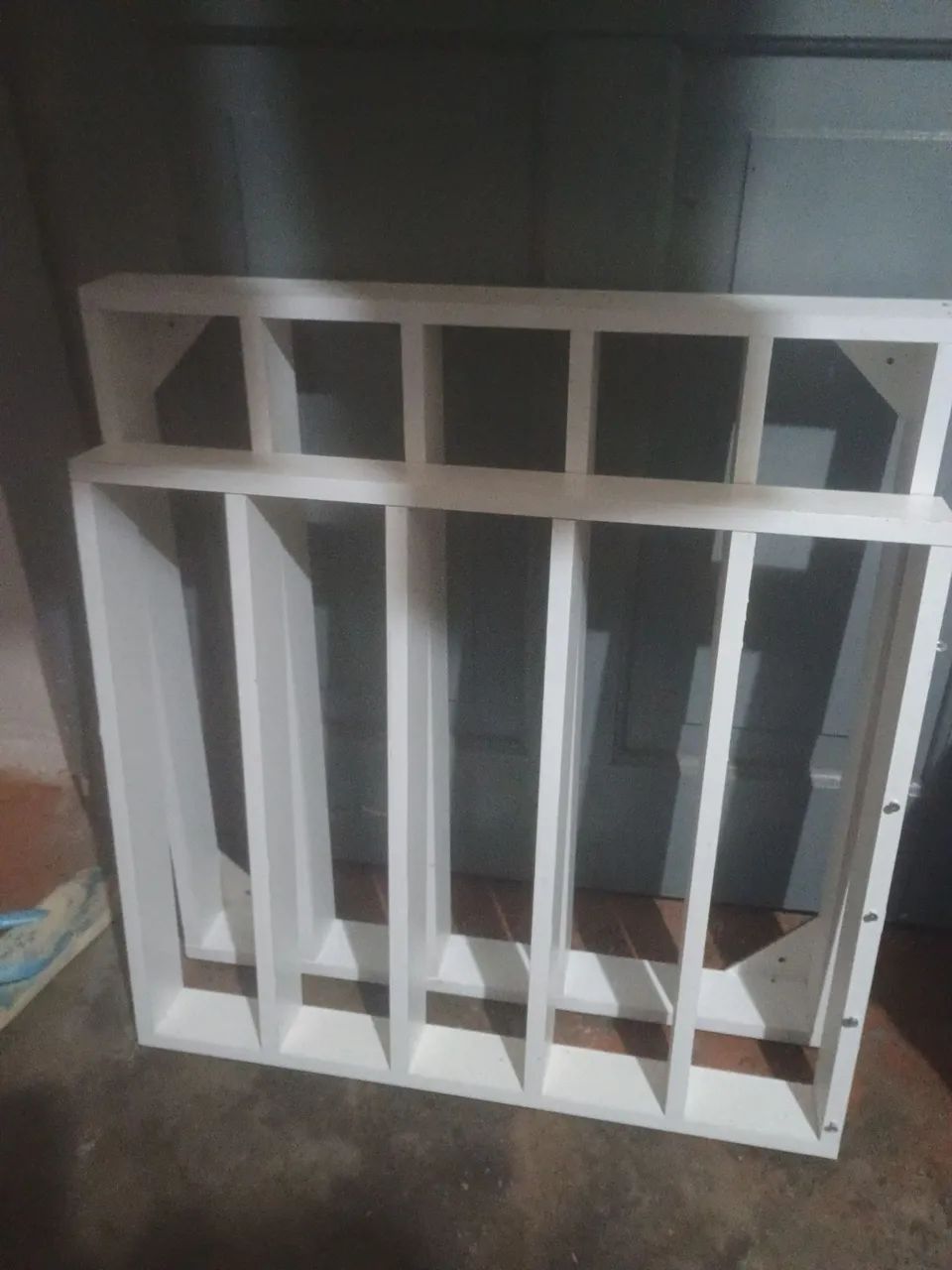 Prateleira de esmalte 