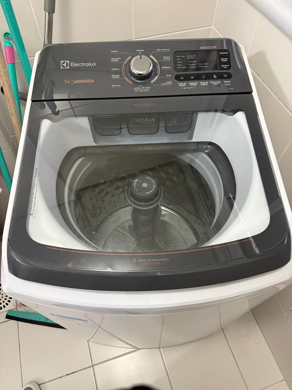 Vendo máquina de lavar grande.